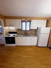 716 W Lackawanna Ave in Blakely, PA - Building Photo - Building Photo