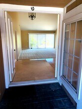 18893 Santa Isadora St in Fountain Valley, CA - Foto de edificio - Building Photo