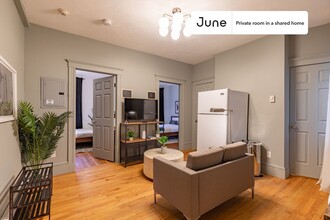 Private bedroom in 3 bed/1 bath Home in Boston, MA - Building Photo - Building Photo