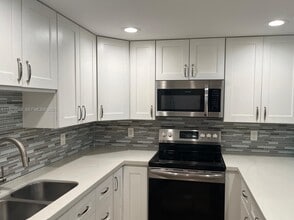 9421 Evergreen Pl in Davie, FL - Building Photo - Building Photo