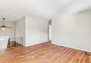 303 E Staunton Ave in Sterling, VA - Building Photo - Building Photo