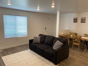 1389 Harvest Vw Dr in Santaquin, UT - Building Photo - Building Photo