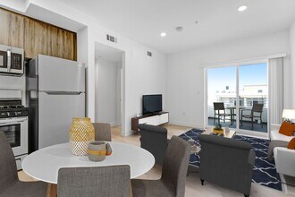 TALA Local at 3057-3067 W. Pico Blvd in Los Angeles, CA - Foto de edificio - Interior Photo