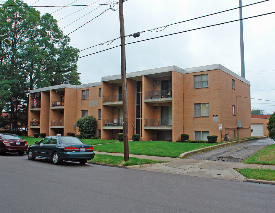 Woodsview Terrace in Dayton, OH - Building Photo