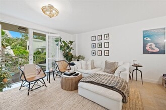 3540 Main Hwy in Miami, FL - Building Photo - Building Photo