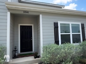 10840 Emerick St in San Antonio, TX - Building Photo