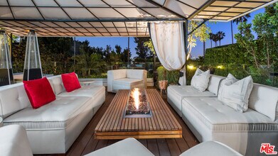 1111 Sierra Alta Way in West Hollywood, CA - Building Photo - Building Photo