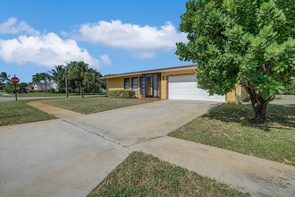 6395 Sleepy Willow Way in Delray Beach, FL - Building Photo - Building Photo