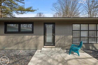 1765 E Predmore Rd, Unit 2 in Oakland Township, MI - Building Photo - Building Photo