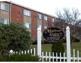 66 Mayflower Ave, Unit 3 in Middleboro, MA - Building Photo - Building Photo