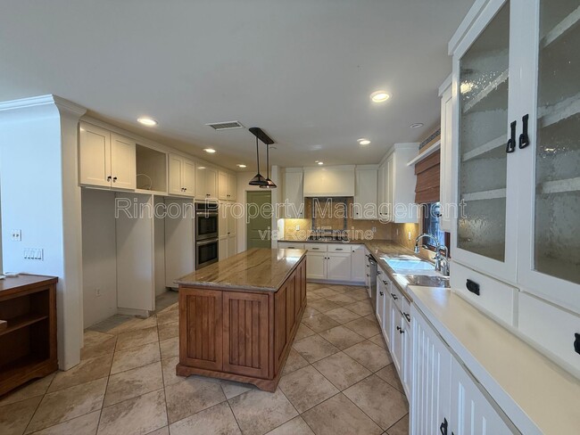 property at 2166 Palomar Ave