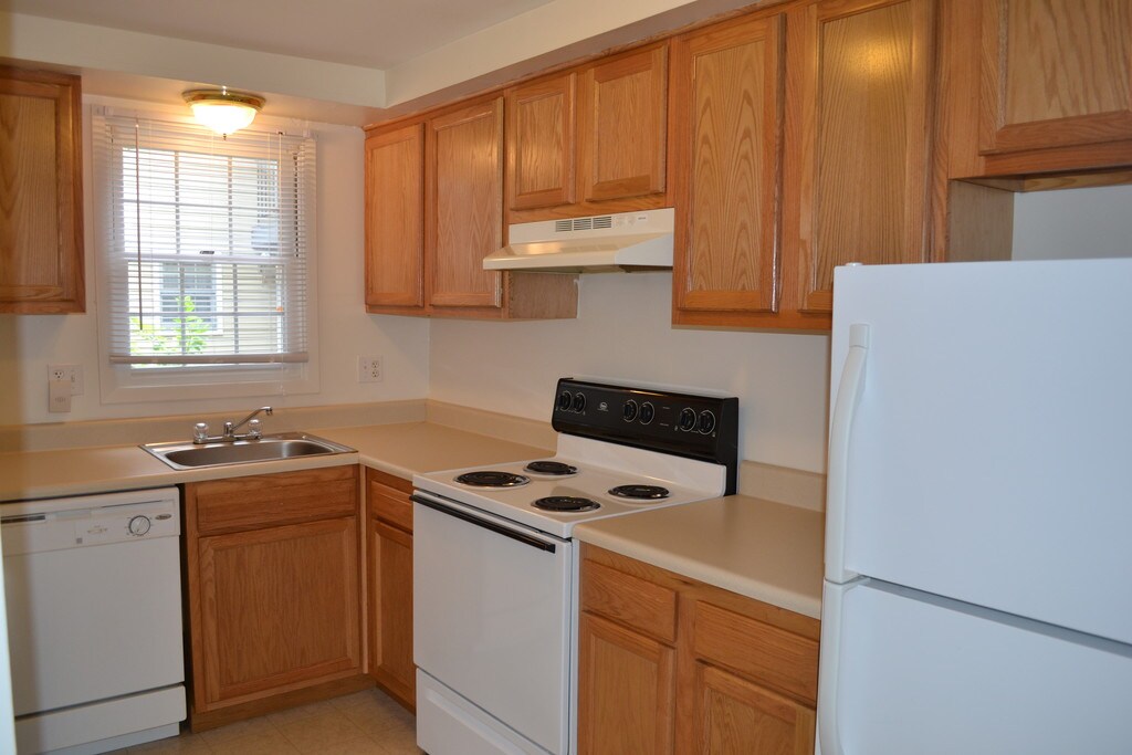 Plymouth Meeting Apartments Liverpool, NY Apartments For Rent