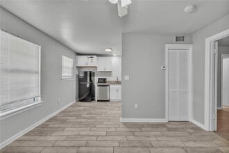 901 Parmer Ave in Killeen, TX - Foto de edificio - Building Photo