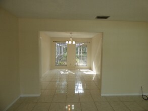 880 E Lehigh Dr in Deltona, FL - Building Photo - Building Photo