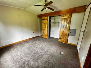 1038 Maple Dr in Mccomb, MS - Building Photo - Building Photo