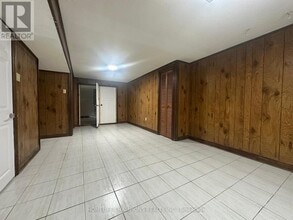 2 Clemson Crescent in Vaughan, ON - Building Photo - Building Photo