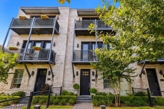 2817 Shelby Ave in Dallas, TX - Foto de edificio - Building Photo