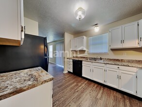 6917 Devinney Ln in Indianapolis, IN - Building Photo - Building Photo