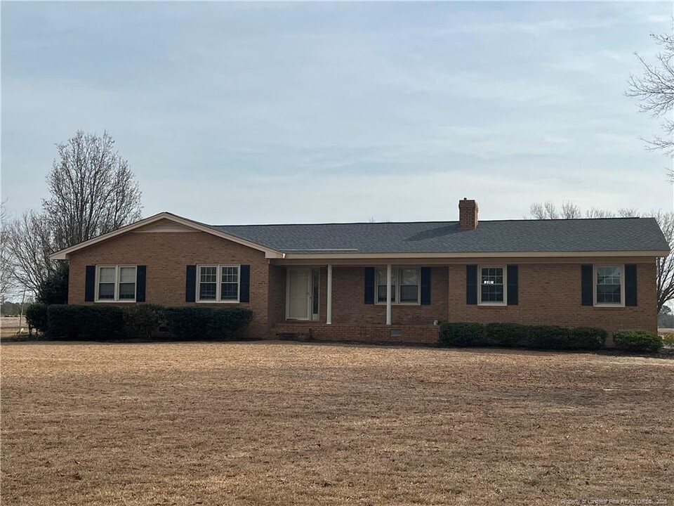 310 Watson Lake Dr in Broadway, NC - Building Photo