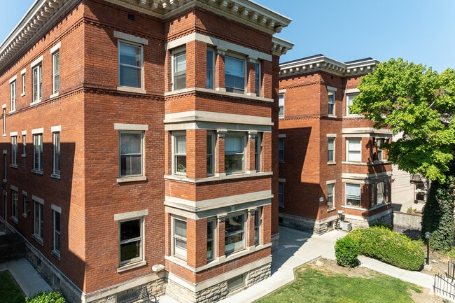 The Arthur Historic Apartments! in Covington, KY - Foto de edificio - Building Photo