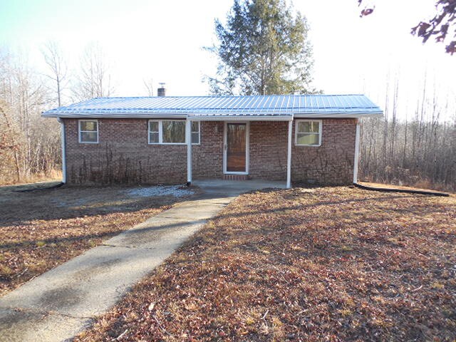 5015 Crumptown Rd in Farmville, VA - Building Photo