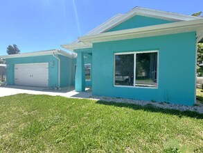 271 Diogenes St in Dunedin, FL - Building Photo - Building Photo