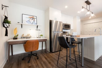 Central Rosemont in Montréal, QC - Building Photo - Building Photo