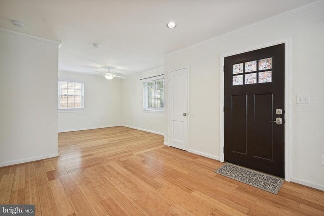 property at 5817 Greentree Rd