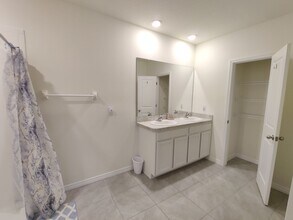 10871 Penny Gale Loop in Zephyrhills, FL - Building Photo - Building Photo