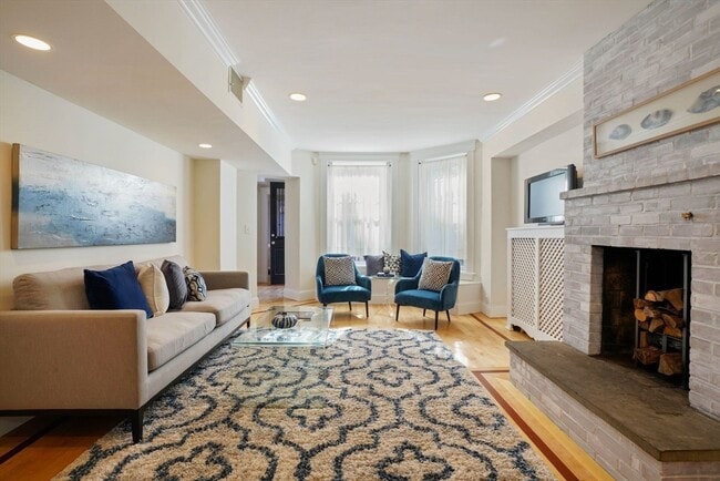 298 Marlborough St, Unit 1 in Boston, MA - Building Photo - Building Photo