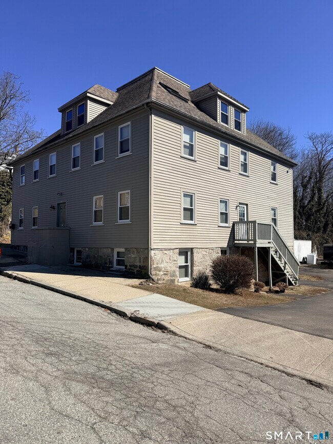 20 Garvin St in New London, CT - Building Photo - Building Photo