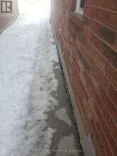 1445 Cordick St in Oshawa, ON - Building Photo - Building Photo