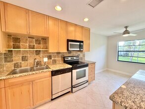 13 Southport Ln in Boynton Beach, FL - Building Photo - Building Photo