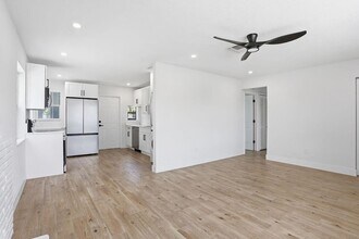 2312 Redwood Rd in West Palm Beach, FL - Building Photo - Building Photo