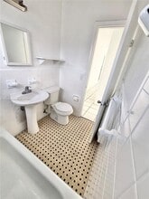 31 Navarre Ave in Coral Gables, FL - Building Photo - Building Photo