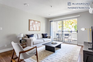 950 High School Way in Mountain View, CA - Building Photo