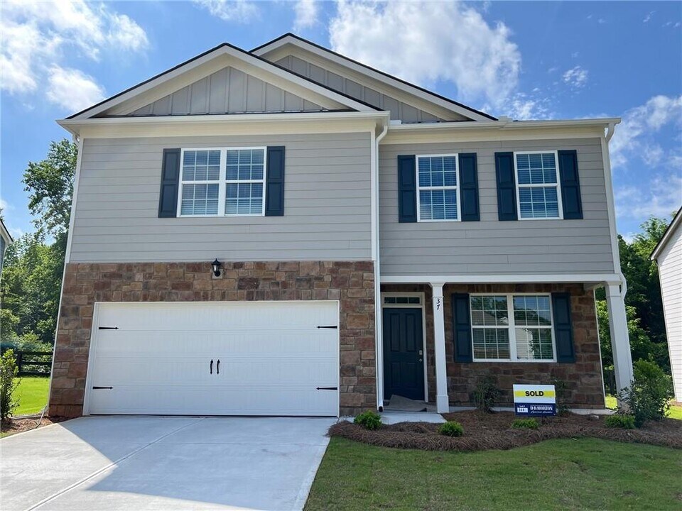 37 Willow Grn Trce in Dallas, GA - Building Photo