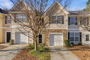 956 Shining Wire Way in Morrisville, NC - Building Photo