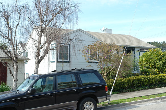 800 Pierce St in Albany, CA - Foto de edificio - Building Photo