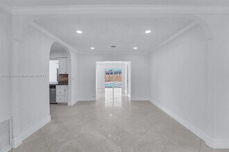 2005 N 36th Ave in Hollywood, FL - Building Photo - Building Photo