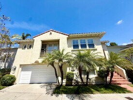 2710 Carriagedale Row in San Diego, CA - Building Photo