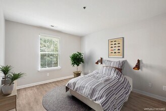 Woodgate in Charlottesville, VA - Foto de edificio - Building Photo