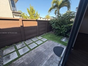 9143 NW 161st St in Miami Lakes, FL - Building Photo - Building Photo