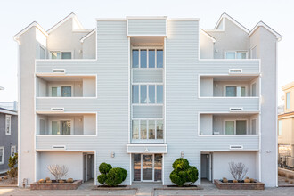 1703 Beach Ter in Longport, NJ - Foto de edificio - Building Photo