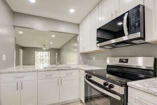 851 NE 209th Terrace in Miami, FL - Building Photo