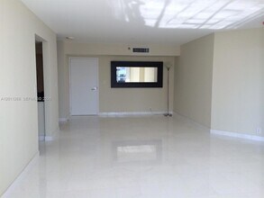 19101 NE 36th Pl, Unit 1903 in Aventura, FL - Foto de edificio - Building Photo