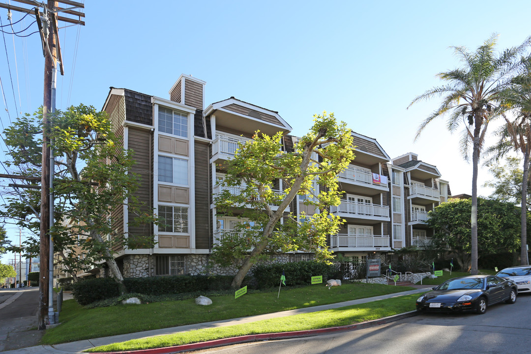 1810 Malcolm Ave in Los Angeles, CA - Foto de edificio