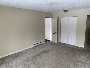 4469 Manhattan W, Unit 4469 in Traverse City, MI - Foto de edificio - Building Photo