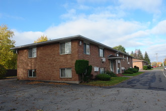 Westport Manor Apartments in Rochester, NY - Building Photo - Building Photo