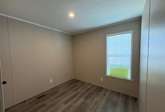 423 Dubois Dr in Howell, MI - Foto de edificio - Building Photo